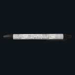 Fun 18th Birthday Party Favors Personalized Zwarte Inkt Pen<br><div class="desc">Unieke en speciale typografie, het 18e decor van het verjaardagsfeest en geschenken. De tekst is 18 jaar oud en fel. Geweldig op 18 jaar, geweldig op 18e verjaardag, extra speciale 18e verjaardag, gelukkige 18e verjaardag, op 18e verjaardag, goed op 18 jaar en verbluffende 18e verjaardag. Verkrijgbaar in heldere kleurrijke tekst...</div>