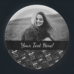 Fun 18th Birthday Personalized Party Favors Gifts Papieren Bordje<br><div class="desc">Unieke en speciale typografie, het 18e decor van het verjaardagsfeest en geschenken. De tekst omvat heftig en fab bij 18. geweldig op 18, geweldig 18e verjaardagsfeestje, extra speciale 18e verjaardag, gelukkige 18e verjaardag, op 18e verjaardag, goed op 18, en verbluffende 18e verjaardag. Verkrijgbaar in heldere kleurrijke tekst in geel, roze,...</div>