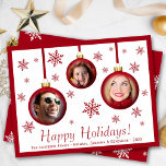 Fun 3 Foto Collage Red Bauble Ornament Holiday Kaart<br><div class="desc">Deze schattige Vakantiekaart heeft een leuk ontwerp waar u uw foto's kunt uploaden naar rode bellen of kerstversieringen. Er is ruimte voor 3 afbeeldingen. Prettige feestdagen De groet luidt De achtergrond is wit met rode sneeuwvlokken. De achterkant van de kaart draait de kleuren om en is rood met witte sneeuwvlokken....</div>