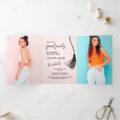 Fun and Modern Afstuderen Tri-Fold Uitnodiging (Binnen)