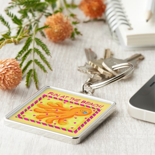 Fun bij Beach Whimsy Octopus Yellow Oranje Sleutelhanger (Zijkant)