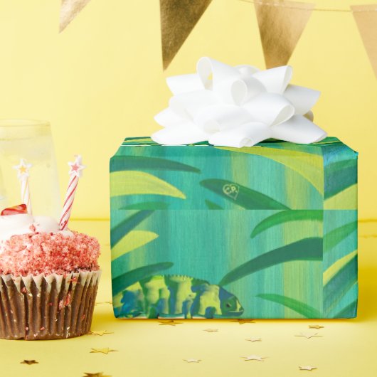 Fun Blue Green Yellow Chameleon Wrapping Paper Cadeaupapier (Verjaardagsfeest)