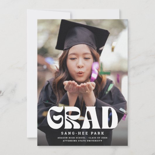 Fun Bold Retro Afstudeerder Foto Afstuderen Aankondiging (Voorkant)