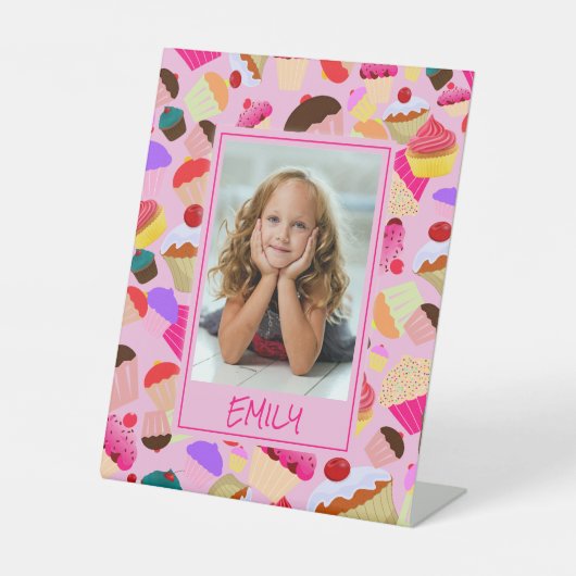 Fun Bright Roze Cupcake - Aangepaste foto Reclamebord Met Voetstuk (Voorkant)