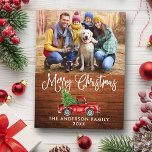 Fun Calligrafie Kersthout Red Truck Foto Briefkaart<br><div class="desc">Fun Calligraphy Script Merry Kerstmis Rustic Wood Waterverf  Red Truck met kerstboomfamilie Foto Briefkaart</div>