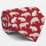 Fun Capybara Patroon Rood Stropdas<br><div class="desc">Een leuk waterverf capibara-patroon op een feestelijke rode achtergrond voor dier- en natuurliefhebbers. Originele versie door Nic Squirrell. Ideaal voor de kerst en de winterse Feestdagen,  of voor elke andere tijd!</div>