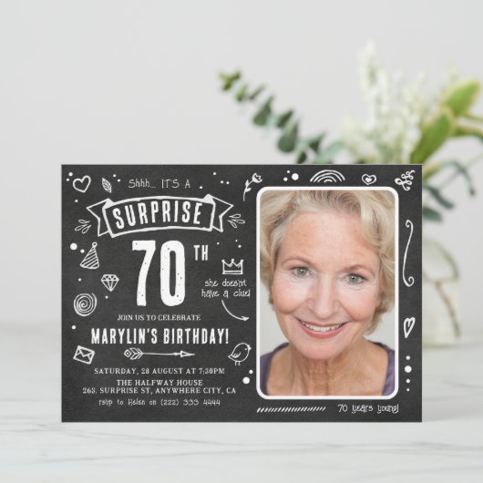 Fun Chalkboard - Stationele foto - Surprise 70th B Kaart (Staand voorkant)