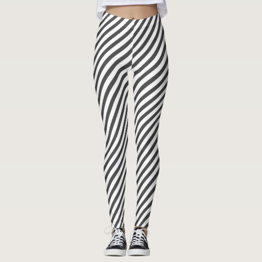 Fun Charcoal Gray Diagonal Striped Leggings (Voorkant)