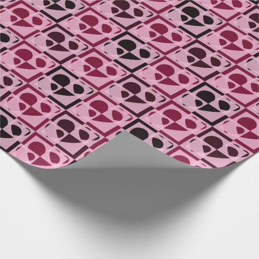 Fun Checkered Hearts Zacht Roze en Wijnrood Cadeaupapier (Hoek)
