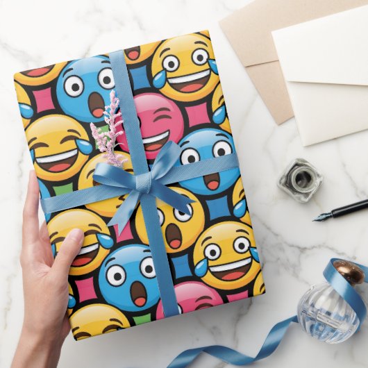 Fun Colorful Emoji Faces Cadeaupapier (Geschenken)
