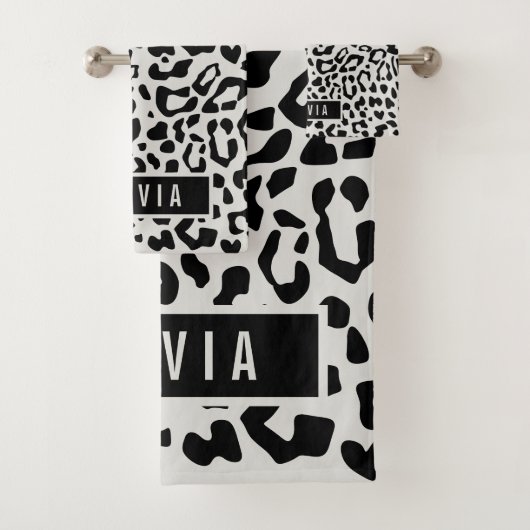 Fun Custom Name Snow Leopard Animal Print Patroon Bad Handdoek (Insitu)