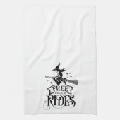 Fun Cute Witch Free Broom Rides Halloween Theedoek (Verticaal)