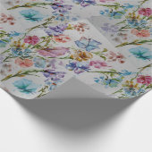 Fun en Whimsical Butterflies en Flowers Cadeaupapier (Hoek)