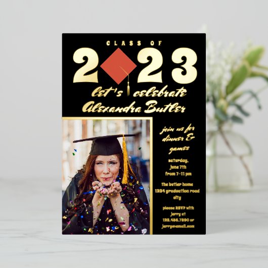 Fun Facts Photo Bold Script Class 2023 Afstuderen Folie Uitnodiging (Staand Voorkant)