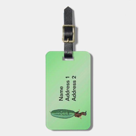 Fun Fantasy Green Pickle Head Man in pak Bagagelabel (Voorkant verticaal)