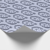 Fun Flounder Fish in Deepest Blue op Licht Paarse Cadeaupapier (Hoek)