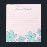 Fun Flowers Personalized Memo Notitieblok<br><div class="desc">Waterverf bloemen in munt groen en blauw versieren de bodem van dit notitieblok. Eenvoudig aan te passen met je eigen naam! Met de hand getrokken stippellijnen. De achtergrondkleur kan aan om het even welke kleur worden aangepast u zou willen.</div>
