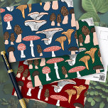 Fun Fungi Mushroom Patroon Briefkaart<br><div class="desc">Geniet van dit grillige patroon op deze kleurrijke kaart. Je kunt je eigen tekst altijd toevoegen. Laat me weten of je iets wilt dat aangepast is. Als je het koopt,  bedankt! Ben zeker om een foto op Instagram van het in actie te delen en me te labels @shoshannahscribbles :)</div>