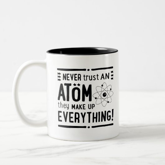 Fun Gift for Geeks of Nerds, Vertrouw nooit op een Tweekleurige Koffiemok (Links)