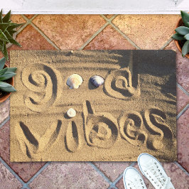 Fun Good Vibes Quote, getekend in Beach Sand Photo Deurmat