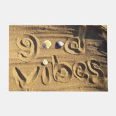 Fun Good Vibes Quote, getekend in Beach Sand Photo Deurmat (Voorkant)