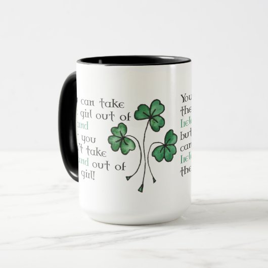 Fun Green Shamrocks Iers Meisje Ringer Mok (Voorkant links)