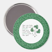 Fun Green Shamrocks Irish Girl Large Round Magnet (Voorkant / Achterkant)
