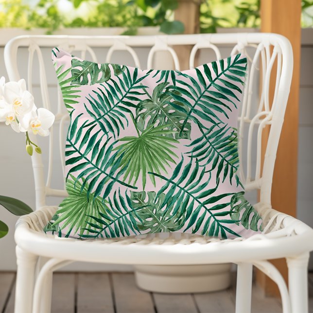 Fun Green Tropical Leaves op Roze Buitenkussen (Creator heeft geüpload)