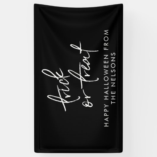 Fun Happy Halloween Drive by Family Name Script Spandoek (Verticaal)