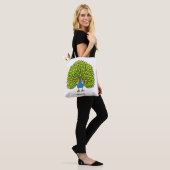 Fun heldere pauw vogelillustratie tote bag (Op model)