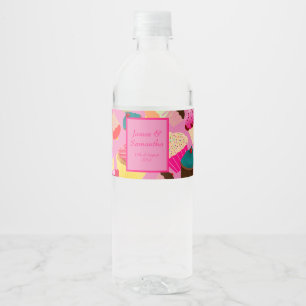 Fun, heldere roze cupcake - waterfles etiket
