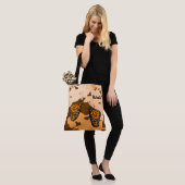 Fun Jouw naam Oranje monboogvlinderhaar Tote Bag (Op model)