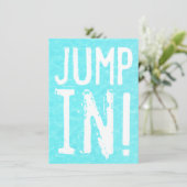 Fun Jump in Pool Party Invitation Kaart (Staand voorkant)