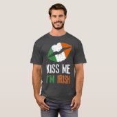 Fun Kiss me Ik ben Ierse kleuren St Patrick's Day T-shirt (Voorkant volledig)