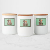 Fun Lady Cat Giving Rats to Male Cat on Green Voedselcontainer Etiket (Flessen)