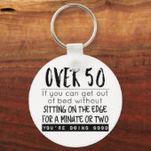 Fun Meer dan 50 Weg met Bed Joke Sleutelhanger (Voorkant)