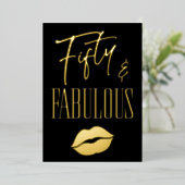 Fun Modern Black Fifty Fabulous Lips Birthday Folie Uitnodiging (Staand Voorkant)