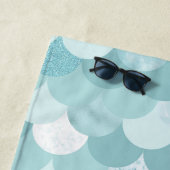 Fun Modern Blue Green Mermaid Scale Patroon Strandlaken (In situ)