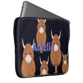 Fun Monogram Highland Koe Laptop Sleeve (Voorkant Rechts)