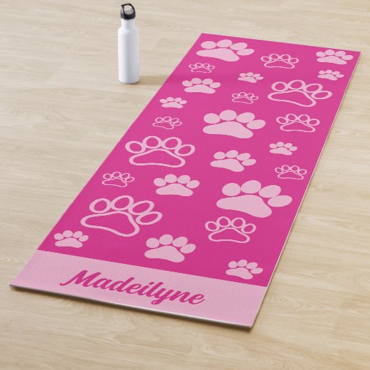 Fun Paw Cursive Monogram-Hot Roze en Lichtroze Yogamat (In situ)
