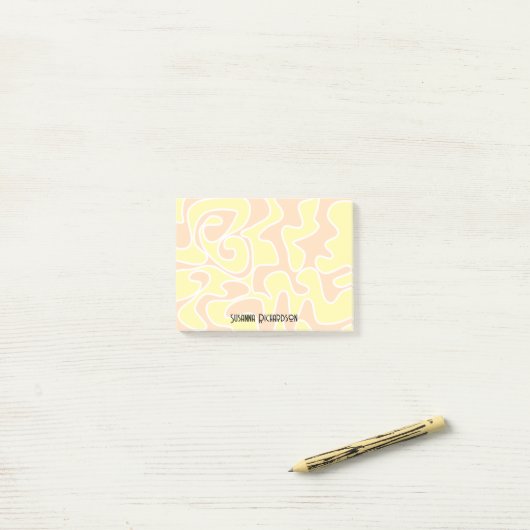 Fun Peach Sinaasappel Lemon Yellow Custom Name Post-it® Notes (Op bureau)