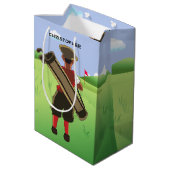 Fun Personalized Golfer op golfbaan Medium Cadeauzakje (Achterkant Gekanteld)