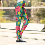 Fun Pickleball Tropical Hibiscus Flower Sports Leggings<br><div class="desc">Neem je pickleball-spel naar een hoger niveau met deze GEWELDIGE,  hoogwaardige leggings met gele pickleballetjes tegen een tropische florale achtergrond. Ideaal voor recreatief of toeristisch spel of geweldig om ook in de stad mee te nemen.</div>