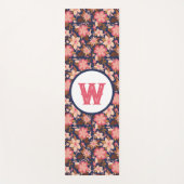 Fun Pink Retro Floral Pattern Monogram Yoga Mat (Voorkant)