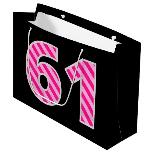 Fun Pink Striped "61"; Happy 61st Birthday; naam Groot Cadeauzakje (Voorkant Gekanteld)