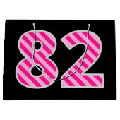 Fun Pink Striped "82"; Happy 82nd Birthday; Name Groot Cadeauzakje (Voorkant)