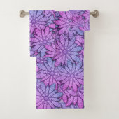 Fun Purple Flowers Bad Handdoek (Insitu)