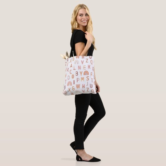 Fun Rainbow Alphabet Pattern Tote Bag (Op model)