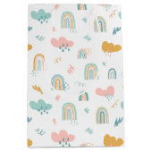 Fun Rainbow & Rain Cloud Pattern Medium Cadeauzakje (Voorkant)