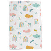 Fun Rainbow & Rain Cloud Pattern Medium Cadeauzakje (Achterkant)